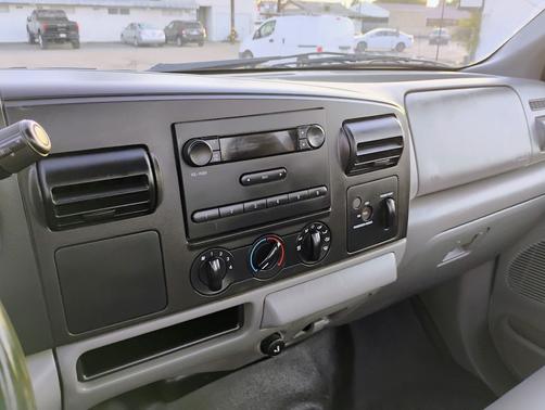 White 2007 Ford F-250 XL Super Duty