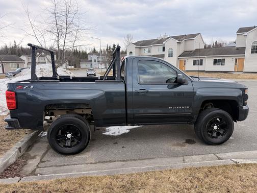 Gray 2018 Chevrolet Silverado 1500 2LT