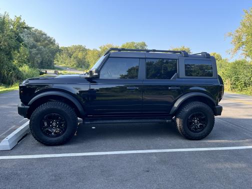 Black 2023 Ford Bronco Wildtrak Advanced