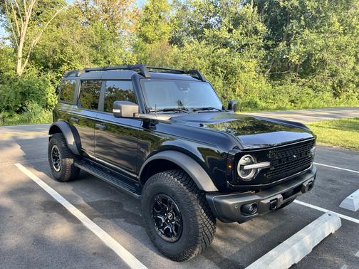 Black 2023 Ford Bronco Wildtrak Advanced