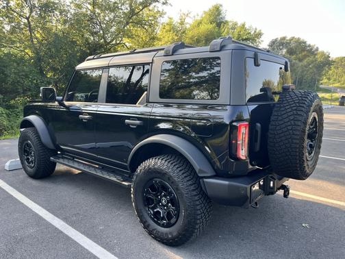 Black 2023 Ford Bronco Wildtrak Advanced