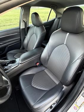 Silver 2018 Toyota Camry SE