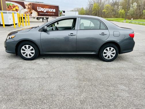 Photo 2 of 10 of 2010 Toyota Corolla LE
