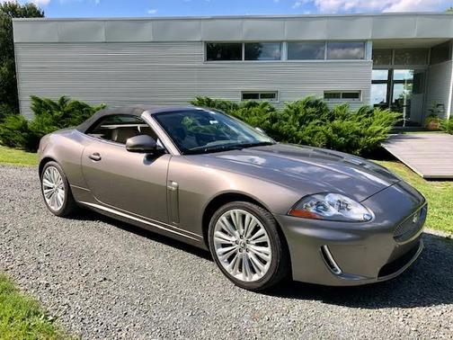 Photo 2 of 16 of 2010 Jaguar XK Base