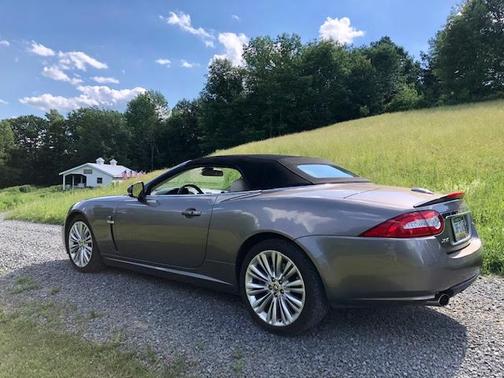 Photo 3 of 16 of 2010 Jaguar XK Base
