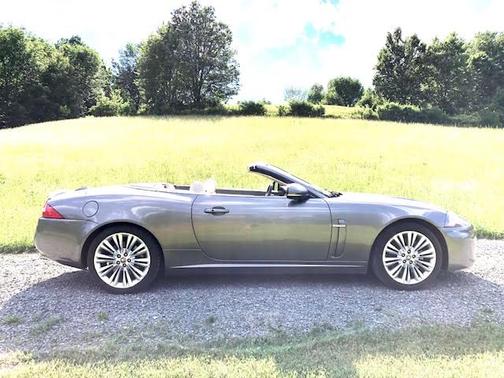 Photo 4 of 16 of 2010 Jaguar XK Base