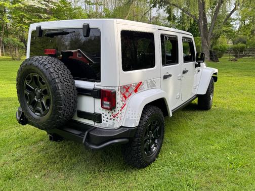 White 2016 Jeep Wrangler Unlimited Sahara