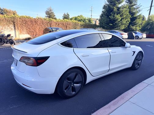 White 2019 Tesla Model 3 Standard Range Plus