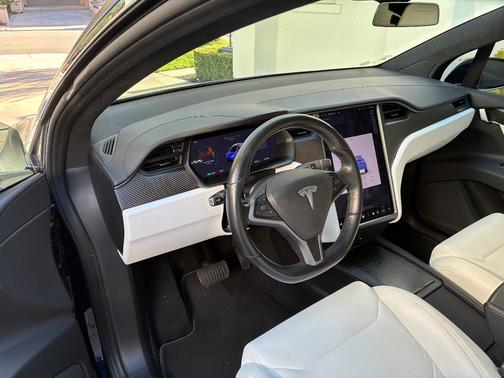 2018 Tesla Model X 75D