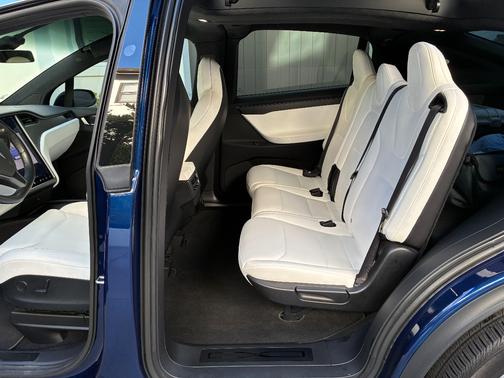 2018 Tesla Model X 75D