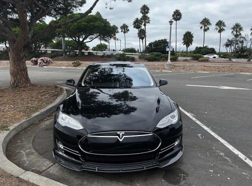 Black 2014 Tesla Model S Performance