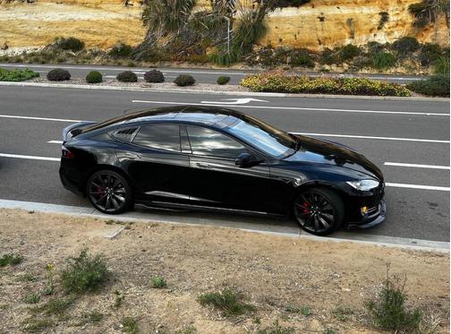 Black 2014 Tesla Model S Performance