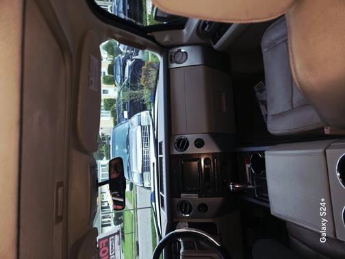 White 2007 Ford Expedition EL Limited
