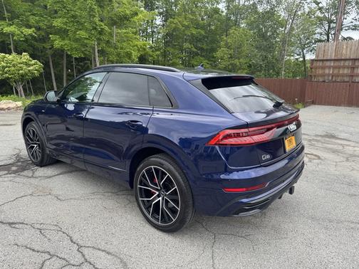 2022 Audi Q8 55 Premium Plus