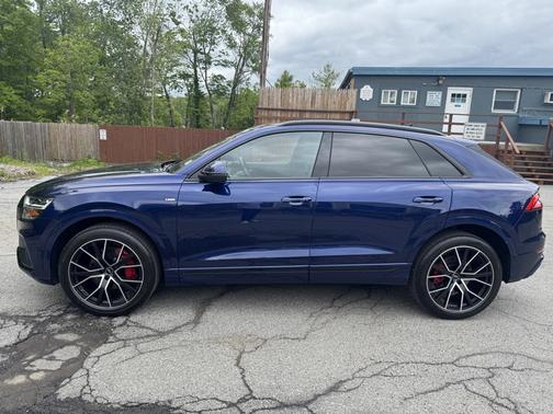 2022 Audi Q8 55 Premium Plus