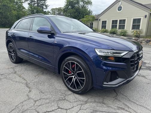 2022 Audi Q8 55 Premium Plus