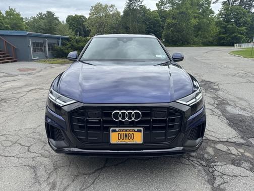 2022 Audi Q8 55 Premium Plus