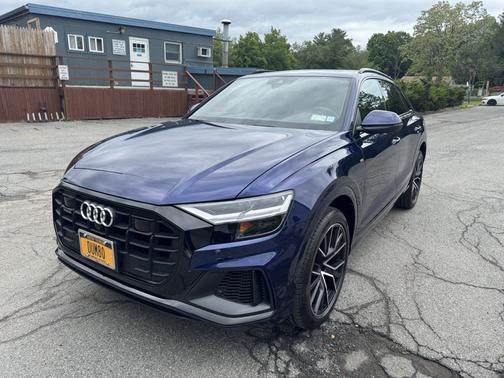 2022 Audi Q8 55 Premium Plus