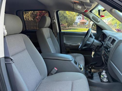 Black 2007 Dodge Dakota SLT Quad Cab