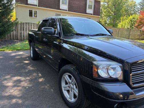 Black 2007 Dodge Dakota SLT Quad Cab