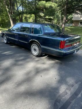 Green 1997 Lincoln Town Car Executive