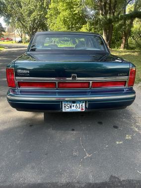 Green 1997 Lincoln Town Car Executive