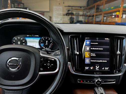 2018 Volvo S90 T5 Momentum