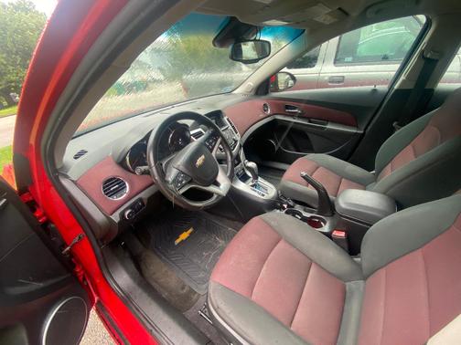 Red 2012 Chevrolet Cruze LT