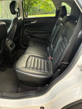 White 2016 Ford Edge SEL