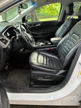 White 2016 Ford Edge SEL