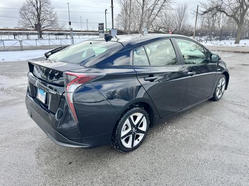 2016 Toyota Prius Four Touring