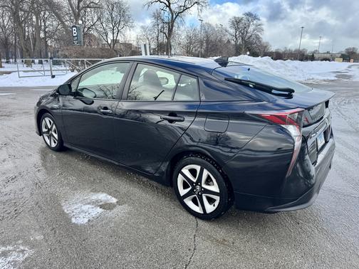 2016 Toyota Prius Four Touring