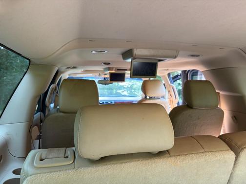 Black 2013 Chevrolet Suburban 1500 LT