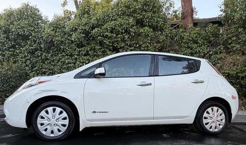 White 2017 Nissan Leaf S
