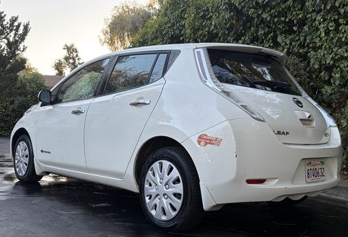 White 2017 Nissan Leaf S