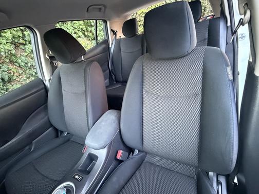 White 2017 Nissan Leaf S