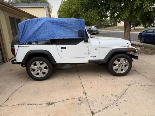 White 1992 Jeep Wrangler S
