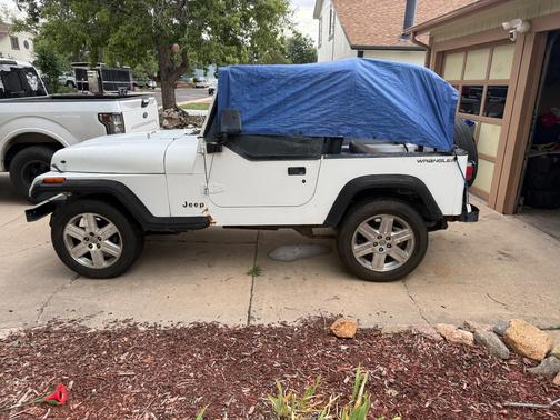 White 1992 Jeep Wrangler S