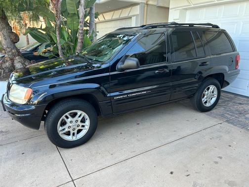 Black 2000 Jeep Grand Cherokee Limited 4WD