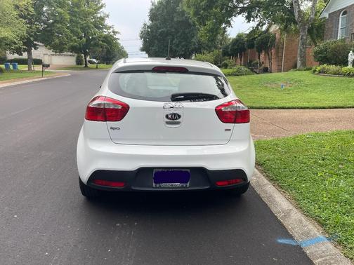 White 2014 Kia Rio LX