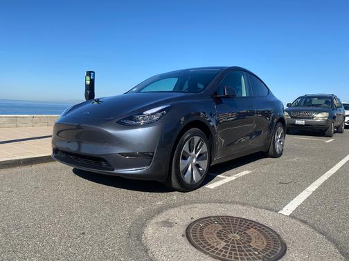 Gray 2023 Tesla Model Y Long Range