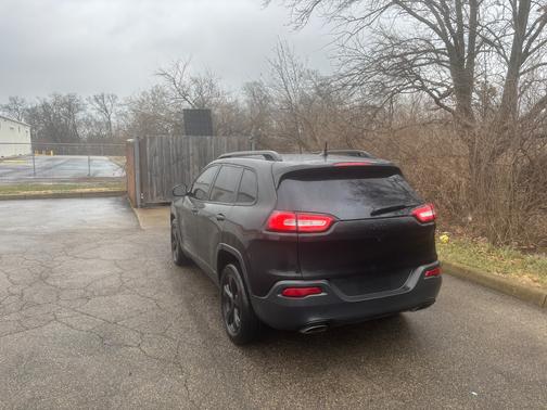 2016 Jeep Cherokee Altitude