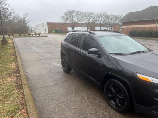 2016 Jeep Cherokee Altitude