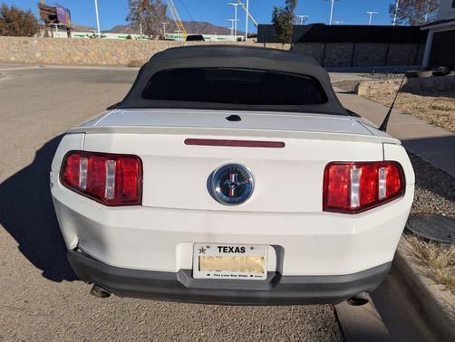 2012 Ford Mustang V6