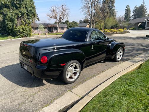 2004 Chevrolet SSR Base
