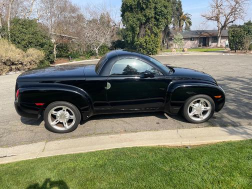 2004 Chevrolet SSR Base