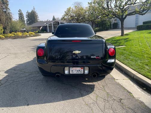 2004 Chevrolet SSR Base