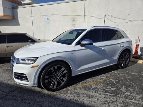 White 2021 Audi Q5 e 55 Premium Plus