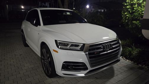 White 2021 Audi Q5 e 55 Premium Plus