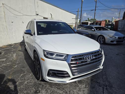 White 2021 Audi Q5 e 55 Premium Plus